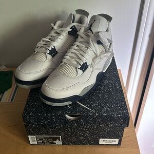 Air Jordan 4 retro midnight navy size men’s 11